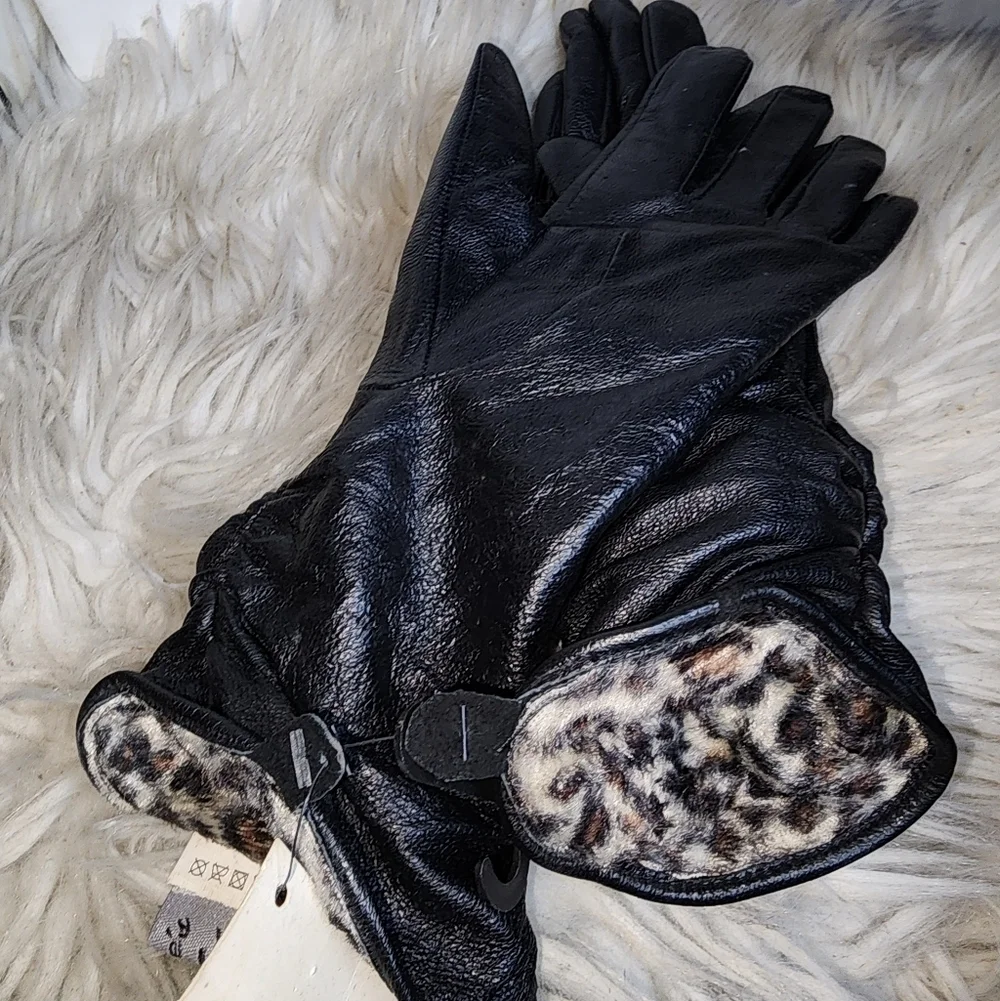 Renees NYC Black Leather Loves With Snow Leopard Lining NWT